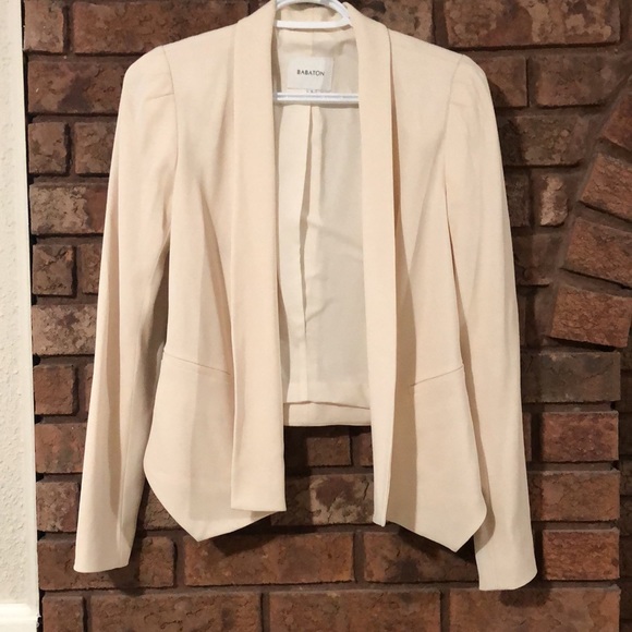 Aritzia Jackets & Blazers - ⭐️Aritzia Babaton Dominik cream blazer❤️Like NEW⭐️